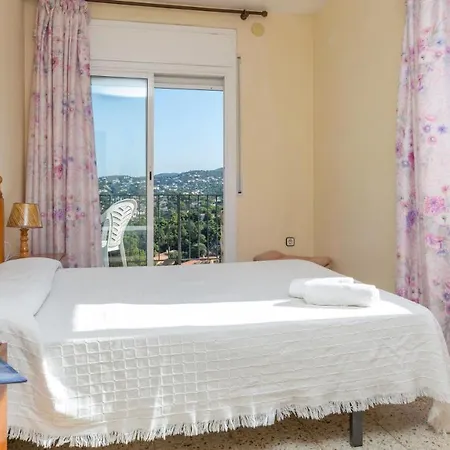 Sleeps 7 Lloret de Mar