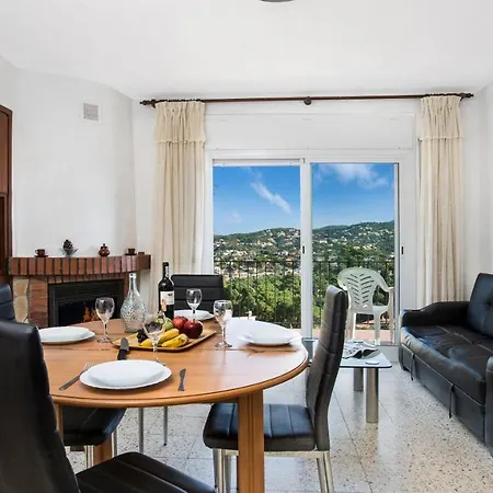 Sleeps 7 * Lloret de Mar