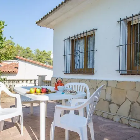 Sleeps 7 *