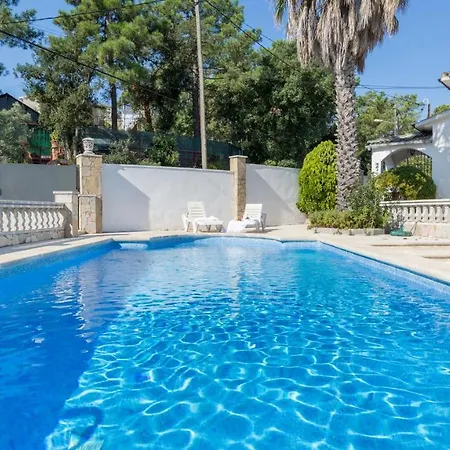 Vila Sleeps 7